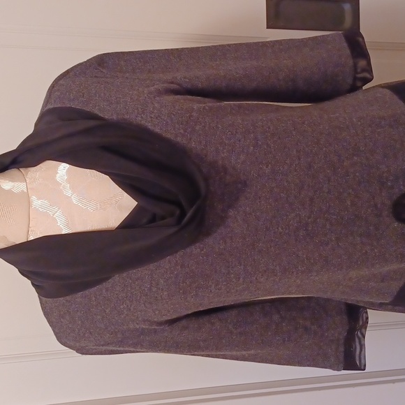 Joseph Ribkoff Grey & Black Sweater Tunic. Size 10. NWOT - Picture 2 of 9